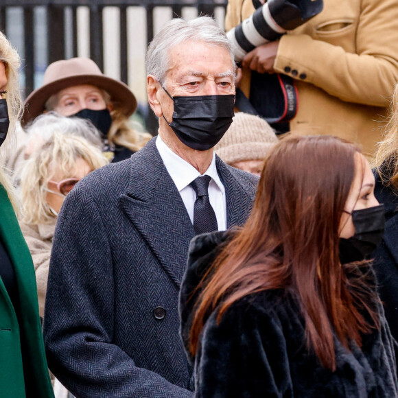 Jean-Claude Narcy et sa compagne Alice Bertheaume, Anne-Claire Coudray - Obsèques de Jean-Pierre Pernaut en la Basilique Sainte-Clotilde à Paris le 9 mars 2022. © Cyril Moreau / Bestimage