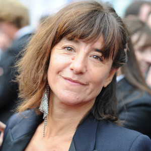 Romane Bohringer - Montée des marches du film "La belle époque" lors du 72e Festival International du Film de Cannes.