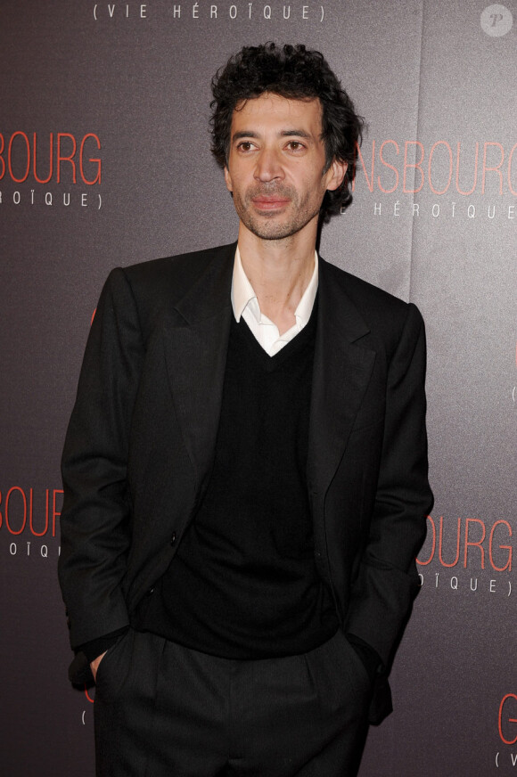 Eric Elmosnino lors de la première du film Gainsbourg (vie héroïque) à Paris le 14 janvier