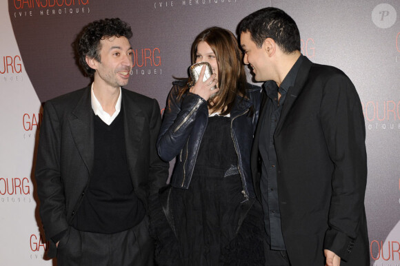 Eric Elmosnino, Laetitia Casta et Joann Sfar lors de la première du film Gainsbourg (vie héroïque) à Paris le 14 janvier