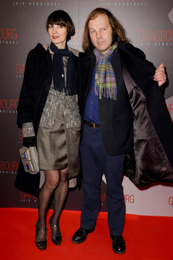 Jeanne Balibar et Philippe Katerine lors de la première du film Gainsbourg (vie héroïque) à Paris le 14 janvier