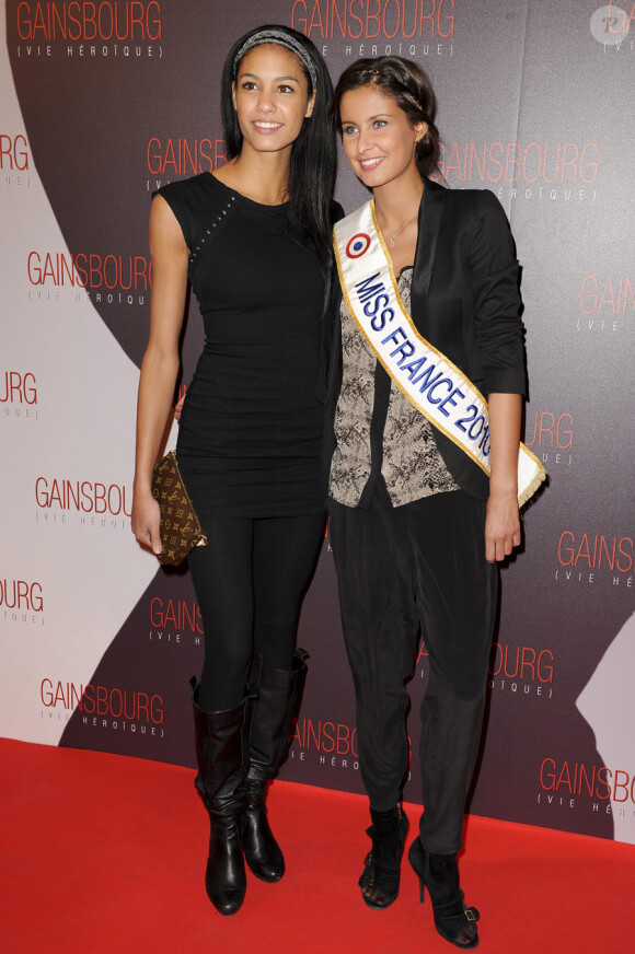 Chloé Mortaud et Malika Ménard, Miss France 2010 lors de la première du film Gainsbourg (vie héroïque) à Paris le 14 janvier 2010
