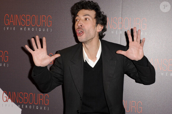 Eric Elmosnino lors de la première du film Gainsbourg (vie héroïque) à Paris le 14 janvier 2010