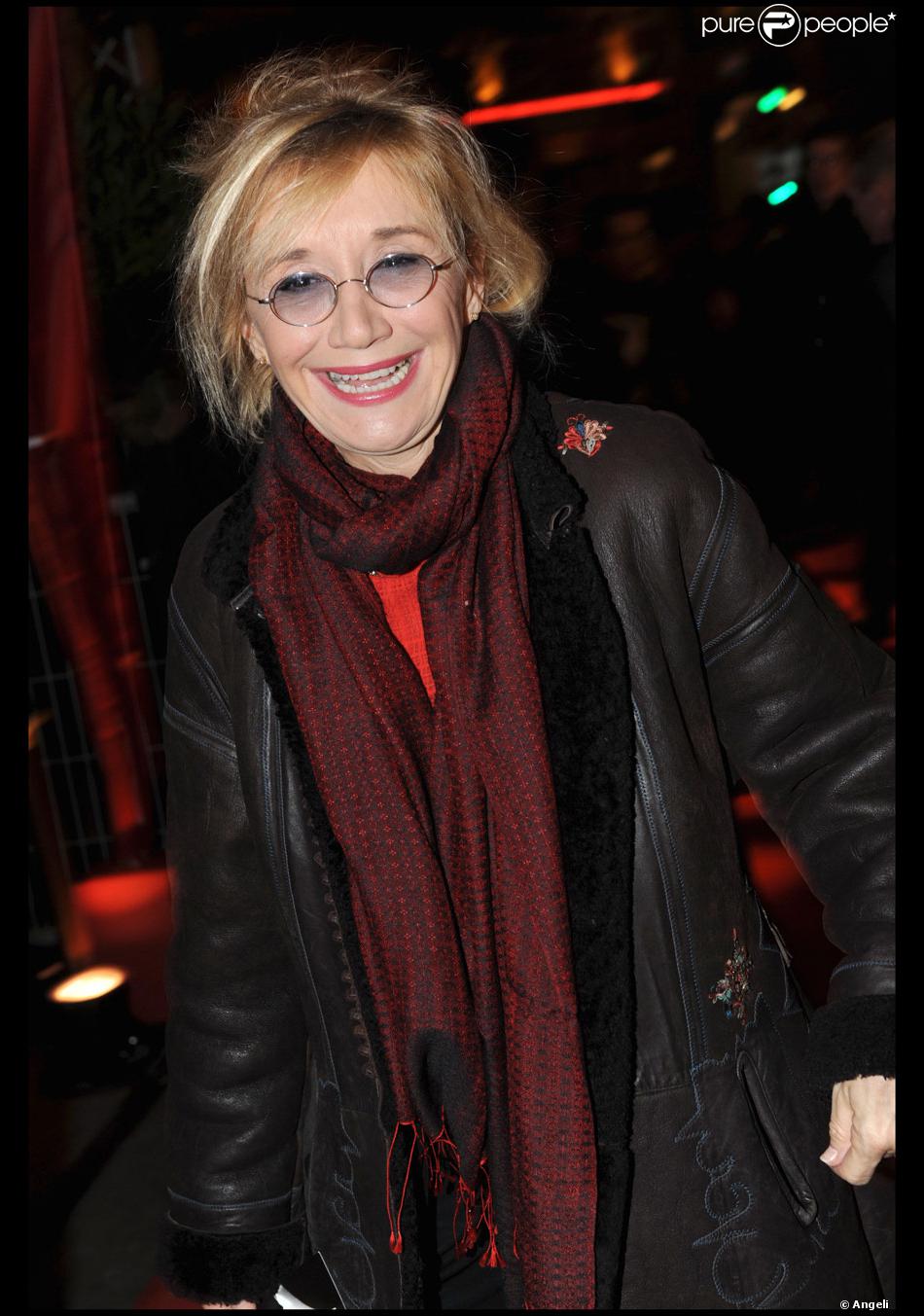 Marie-Anne Chazel lors de la première du film Gainsbourg (vie héroïque ...