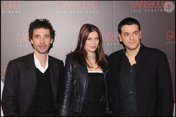 Eric Elmosnino, Laetitia Casta et Joan Sfar lors de la première du film Gainsbourg (vie héroïque) à Paris le 14 janvier 2010