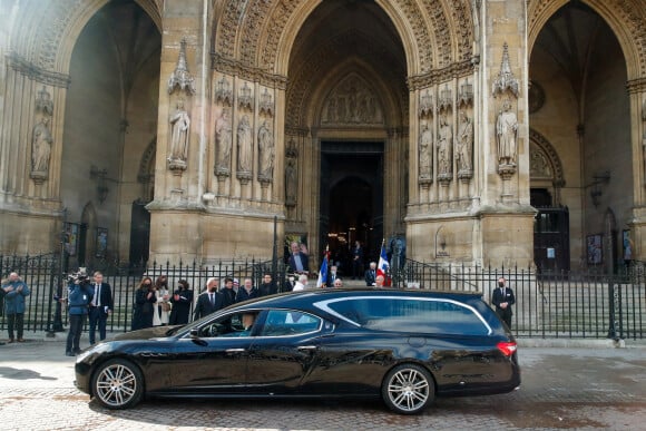 Corbillard Maserati - Obsèques de Jean-Pierre Pernaut en la Basilique Sainte-Clotilde à Paris  © Cyril Moreau / Bestimage