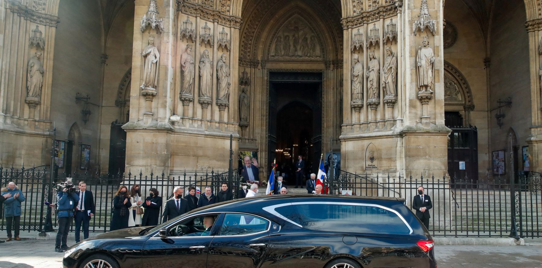 Obsèques de Jean-Pierre Pernaut : Ce corbillard grand luxe pas choisi
