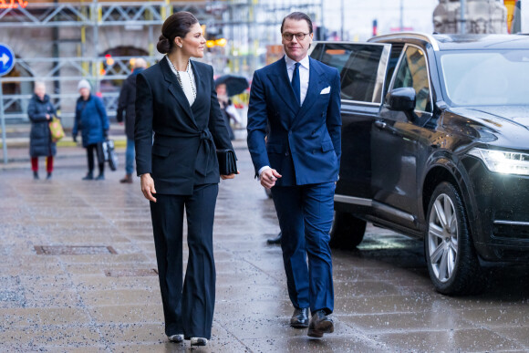La princesse Victoria et le prince Daniel de Suède assistent à la cérémonie de la fondation "Micael Bidenfeld Holocaust Remembrance Scholarship Award" au théâtre Dramaten à Stockholm, le 27 janvier 2022.