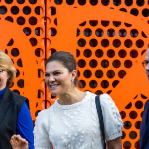 La princesse Victoria et le prince Daniel de Suède visitent le musée d'art moderne "Moderna Museet" à Malmö, le 26 novembre 2021.