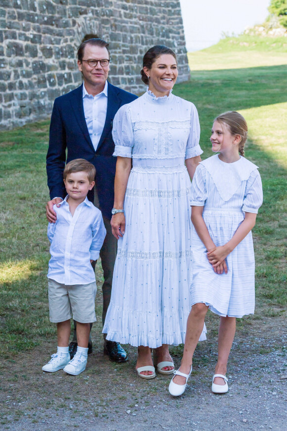 La princesse Victoria, son mari le prince Daniel et leurs enfants, la princesse Estelle et le prince Oscar - La famille royale de Suède célèbre le 44 ème anniversairede la princesse Victoria lors d'un concert au château de Borgholm sur l'île d'Oland.