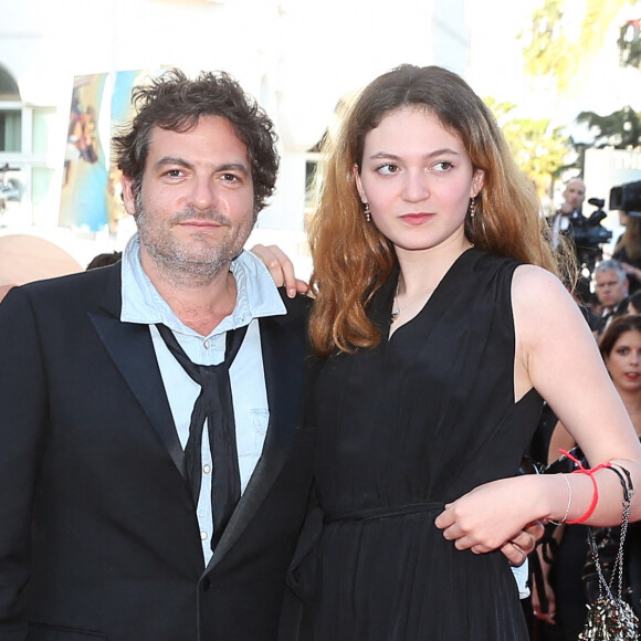 Le chanteur M (Matthieu Chedid) et sa fille Billie - Montée des marches du film " Les Filles du Soleil " lors du 71ème Festival International du Film de Cannes © Borde-Jacovides-Moreau/Bestimage 