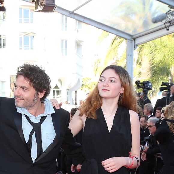 Le chanteur M (Matthieu Chedid) et sa fille Billie - Montée des marches du film " Les Filles du Soleil " lors du 71ème Festival International du Film de Cannes. Le 12 mai 2018 © Borde-Jacovides-Moreau/Bestimage 