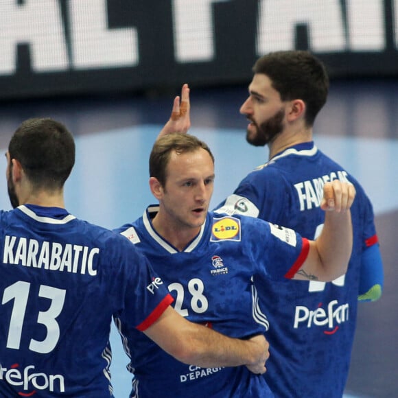 Benoit Konkoud,Nikola Karabatic,Valentin Porte,Ludovic Fabregas France - 15ème édition de l'Euro de handball 2022 - France (27) Vs Croatie (22) à Szeged en Hongrie le 13 janvier 2022. © Aleksandar Djorovic/Panoramic/Bestimage