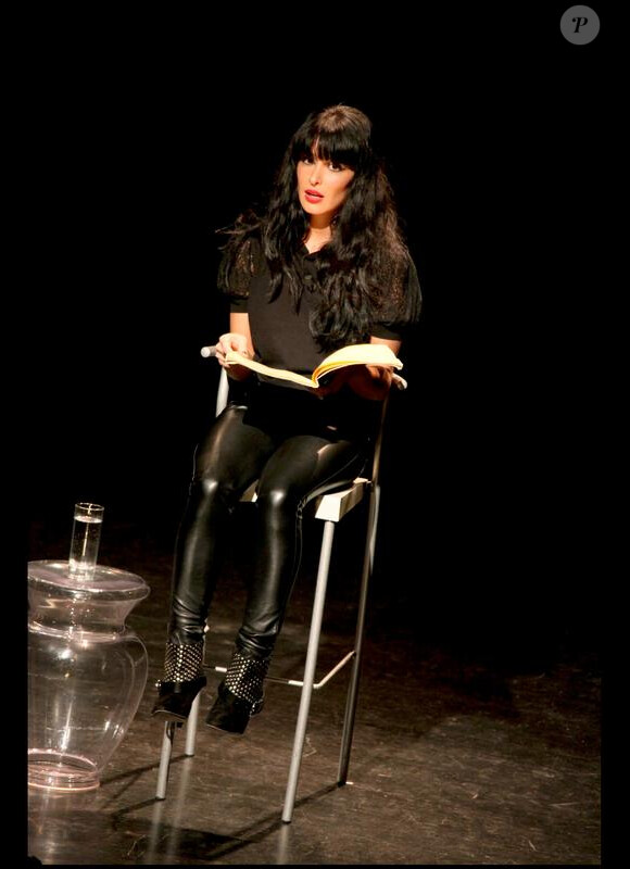 Jenifer lors de ses monologues du vagin à Bourg-lès-Valence en novembre 2009