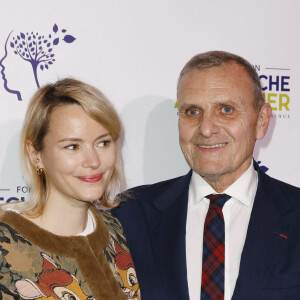 Pauline de Drouas et son mari Jean-Charles de Castelbajac - Photocall du XVème gala pour la Fondation Recherche Alzheimer à l'Olympia à Paris le 14 mars 2022. © Photo Marc Ausset-Lacroix/Bestimage