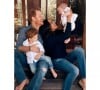 Premier portrait de famille à quatre pour le prince Harry, Meghan Markle et leurs deux enfants : Archie et Lilibet. Photo prise par leur ami photographe Alexi Lubomirski et dévoilée pour leur carte de voeux en décembre 2021.