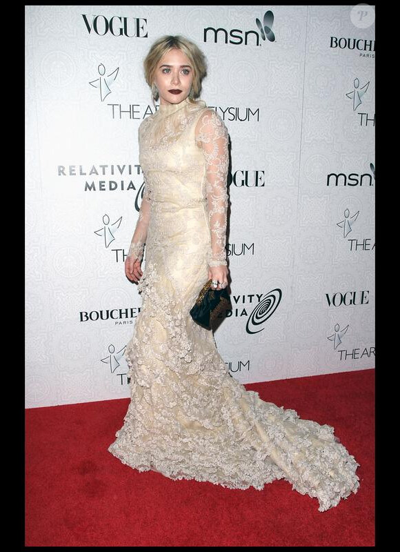 Ashley Olsen, en beauté gothique, lors du gala de charité The Art of Elysium's le 16 janvier 2010 à Los Angeles