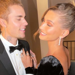Hailey Bieber, jolie frayeur à l'hôpital : caillot dans le cerveau et symptômes inquiétants