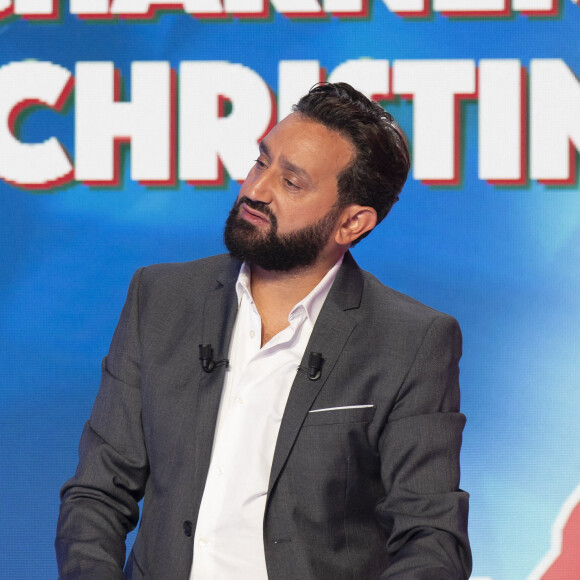 Exclusif - Cyril Hanouna sur le plateau de l'émission TPMP (Touche pas à mon post) en direct sur C8 le 1er octobre 2020. © Jack Tribeca / Bestimage 