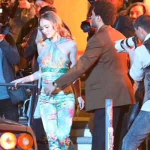 Exclusif - The Weeknd et Lily-Rose Depp tournent une scène pour la nouvelle série HBO "The Idol" à Los Angeles le 11 mars 2022.