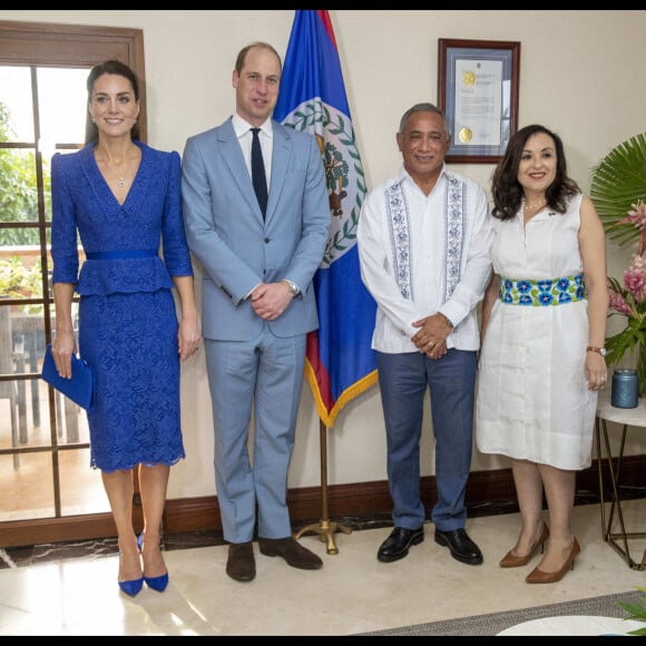 Le prince William et son épouse Kate Middleton, accueillis par le Premier Ministre de Bélize, Juan Antonio Briceno et son épouse Rossana à Bélize City. Le 19 mars 2022.