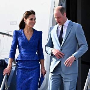Le prince William, duc de Cambridge, et Catherine (Kate) Middleton, duchesse de Cambridge, arrivent à Belize dans le cadre de leur visite officielle dans les Caraïbes pour marquer le jubilé de platine de la reine.