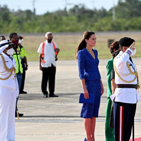 Le prince William, duc de Cambridge, et Catherine (Kate) Middleton, duchesse de Cambridge, arrivent à Belize dans le cadre de leur visite officielle dans les Caraïbes pour marquer le jubilé de platine de la reine. Bélize City, le 19 mars 2022.