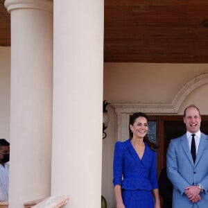 Le prince William, duc de Cambridge, et Catherine (Kate) Middleton, duchesse de Cambridge, rencontrent le Premier ministre du Belize, Johnny Briceno et sa femme Rossana à Belize City dans le cadre de leur visite officielle dans les Caraïbes pour marquer le jubilé de platine de la reine. Le 19 mars 2022.