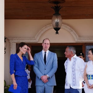 Le prince William, duc de Cambridge, et Catherine (Kate) Middleton, duchesse de Cambridge, rencontrent le Premier ministre du Belize, Johnny Briceno et sa femme Rossana à Belize City dans le cadre de leur visite officielle dans les Caraïbes pour marquer le jubilé de platine de la reine. Le 19 mars 2022.