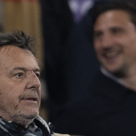 Jean-Luc Reichmann dans les tribunes lors du match de rugby du Tournoi des 6 Nations opposant la France à l'Angleterre au stade de France, à Saint-Denis, Seine Saint-Denis, France, le 19 mars 2022. La France s'offre le grand chelem dans le Tournoi des six nations, après sa victoire 25-13 contre l'Angleterre. © Cyril Moreau/Bestimage