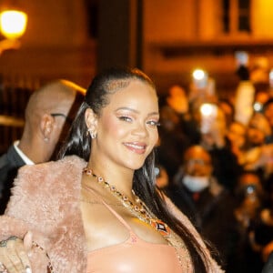 Rihanna, enceinte, au défilé Off-White Femme Automne/Hiver 2022/2023 lors de la Fashion Week de Paris, France, le 28 février 2022. © Veeren-Clovis/Bestimage 