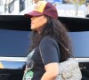 Exclusif - Rihanna, enceinte, gâte déjà son bébé en faisant du shopping chez "Kitson" à Los Angeles. La chanteuse, avec une casquette portant la mention "Sex is safer than Smoking", cherchait des vêtements et des jouets. 