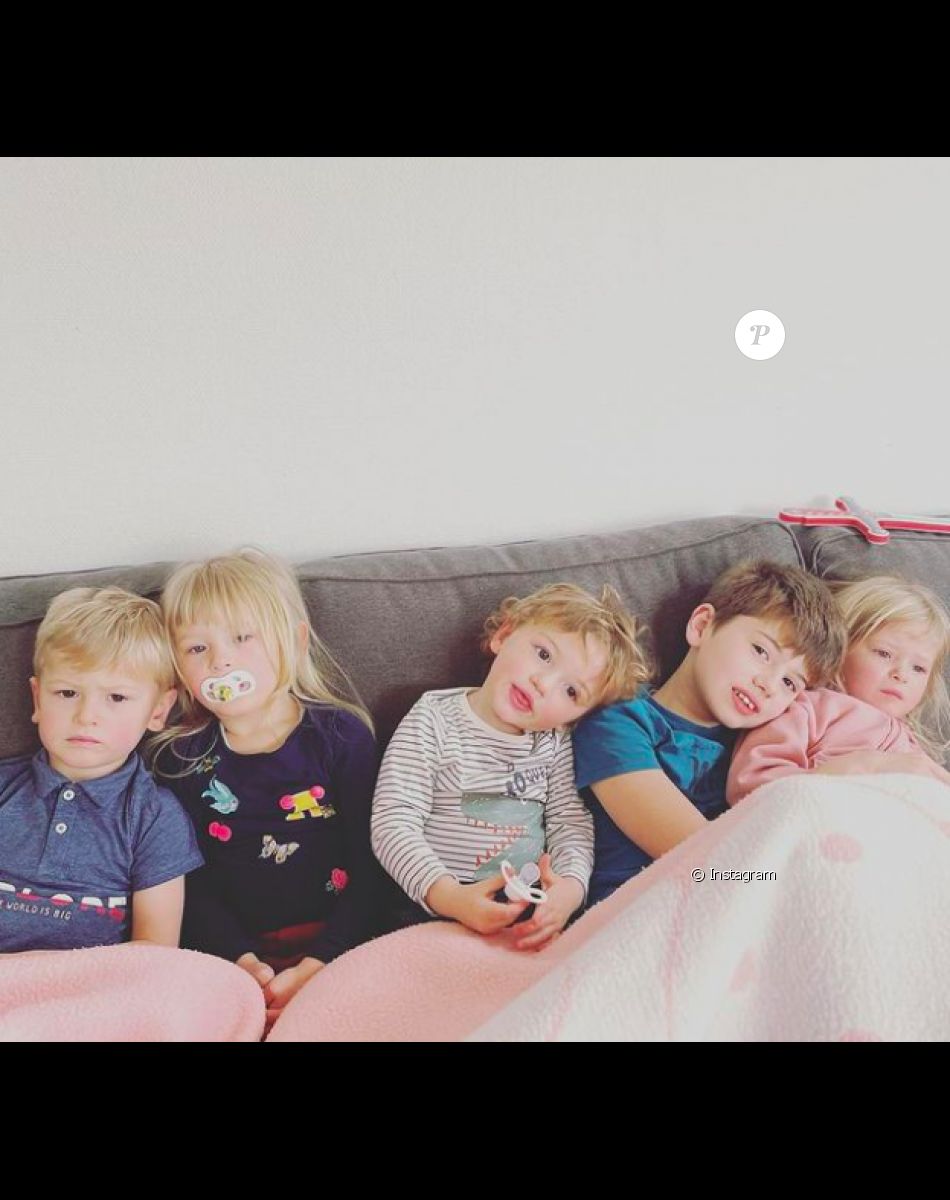 Florie et Bastien Galli sont les parents d'Arthur (11 ans), des triplés Rose, Maxime et Lucie (3 ans) et de Paul (1 an). Ils participent à l'émission "Familles nombreuses, la vie en XXL".