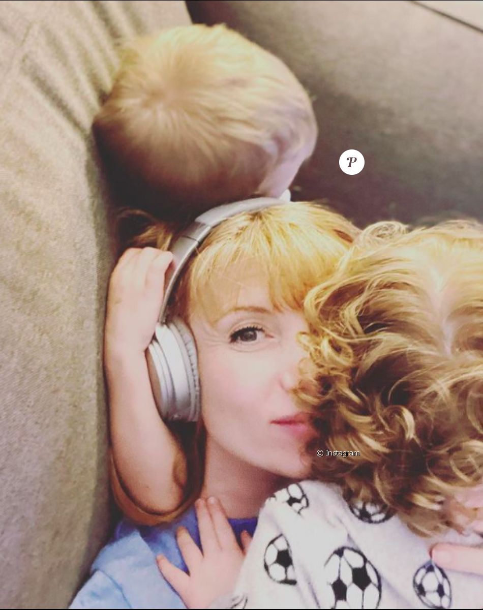 Florie et Bastien Galli sont les parents d'Arthur (11 ans), des triplés Rose, Maxime et Lucie (3 ans) et de Paul (1 an). Ils participent à l'émission "Familles nombreuses, la vie en XXL".