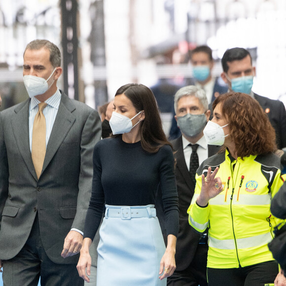 Le roi Felipe VI et la reine Letizia d'Espagne président la cérémonie du 30 ème anniversaire du service d'urgence Samur à Madrid, le 22 mars 2022. 