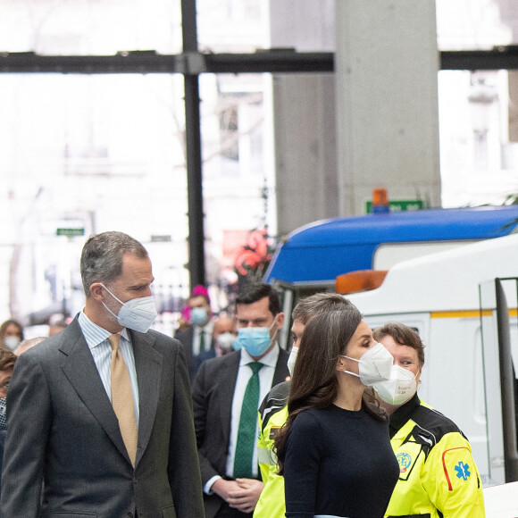Le roi Felipe VI et la reine Letizia d'Espagne président la cérémonie du 30 ème anniversaire du service d'urgence Samur à Madrid, le 22 mars 2022. 