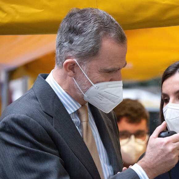 Le roi Felipe VI et la reine Letizia d'Espagne président la cérémonie du 30 ème anniversaire du service d'urgence Samur à Madrid, le 22 mars 2022. 