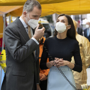 Le roi Felipe VI et la reine Letizia d'Espagne président la cérémonie du 30 ème anniversaire du service d'urgence Samur à Madrid, le 22 mars 2022. 