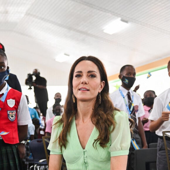 Catherine (Kate) Middleton, duchesse de Cambridge, visite l'école primaire Sybil Strachan à Nassau aux Bahamas, le 25 mars 2022. Le duc et la duchesse de Cambridge visitent le Belize, la Jamaïque et les Bahamas au nom de sa Majesté la reine à l'occasion du jubilé de platine. 