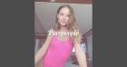 Ilona Smet enceinte : séance bronzette et baby bump à l'air en bikini à ficelles