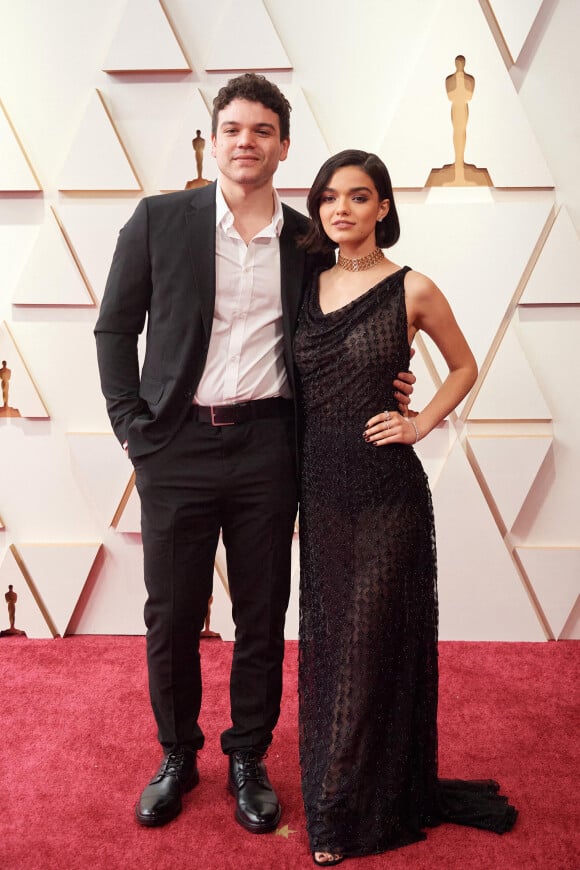 Rachel Zegler et son compagnon Josh Andrés Rivera - 94e édition de la cérémonie des Oscars à Los Angeles, le 27 mars 2022.