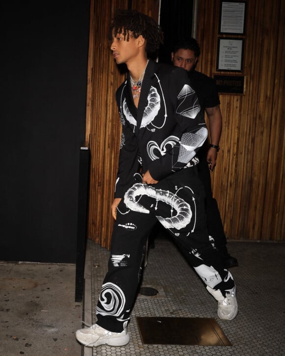 Jaden Smith à la sortie de la soirée de J. Bieber au club "The Nice Guy" à Los Angeles, le 8 mars 2022. 