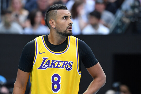 L'australien Nick Kyrgios porte le maillot des Los Angeles Lakers de Kobe Bryant pour son entrée sur la Rod Laver Arena à l'occasion de son huitième de finale face à R.Nadal lors de l'Open de tennis d'Australie à Melbourne, Australie. © Antoine Couvercelle/Panoramic/Bestimage