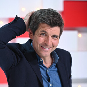 Exclusif - Thomas Sotto - Enregistrement de l'émission "Vivement Dimanche" sur France 2. © Guillaume Gaffiot / Bestimage