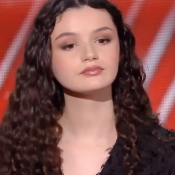 Nour et Emilie de l'équipe de Florent Pagny se sont affrontés en battle dans "The Voice 11" - Émission du 2 avril 2022, TF1