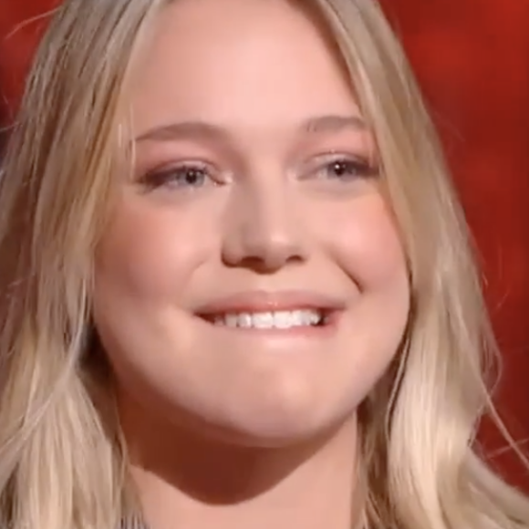 Nour et Emilie de l'équipe de Florent Pagny se sont affrontés en battle dans "The Voice 11" - Émission du 2 avril 2022, TF1