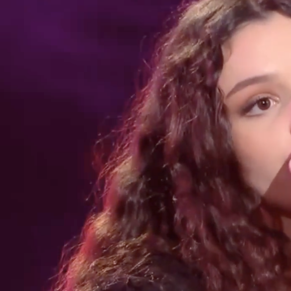 Nour et Emilie de l'équipe de Florent Pagny se sont affrontés en battle dans "The Voice 11" - Émission du 2 avril 2022, TF1