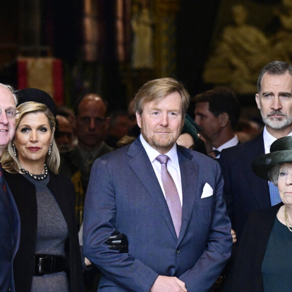 Le roi Willem-Alexander et la reine Maxima des Pays-Bas, le roi Felipe VI d'Espagne, la princesse Beatrix des Pays-Bas et le prince Albert II de Monaco - Service d'action de grâce en hommage au prince Philip, duc d'Edimbourg, à l'abbaye de Westminster à Londres, le 29 mars 2022. Le prince Philip, duc d'Edimbourg, est décédé le 9 avril 2021.