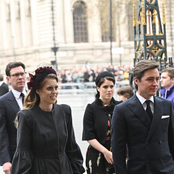 La princesse Beatrice d'York et son mari Edoardo Mapelli Mozzi - Arrivées de la famille royale d'Angleterre au Service d'action de grâce en hommage au prince Philip, duc d'Edimbourg, à l'abbaye de Westminster à Londres. Le 29 mars 2022