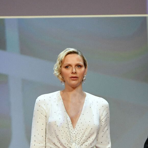 Le prince Albert II de Monaco, la princesse Charlene - Cérémonie de remise des prix lors de la soirée de clôture du 59ème Festival de Télévision de Monte Carlo au Grimaldi Forum à Monaco, le 18 juin 2019. © Bruno Bebert/Bestimage